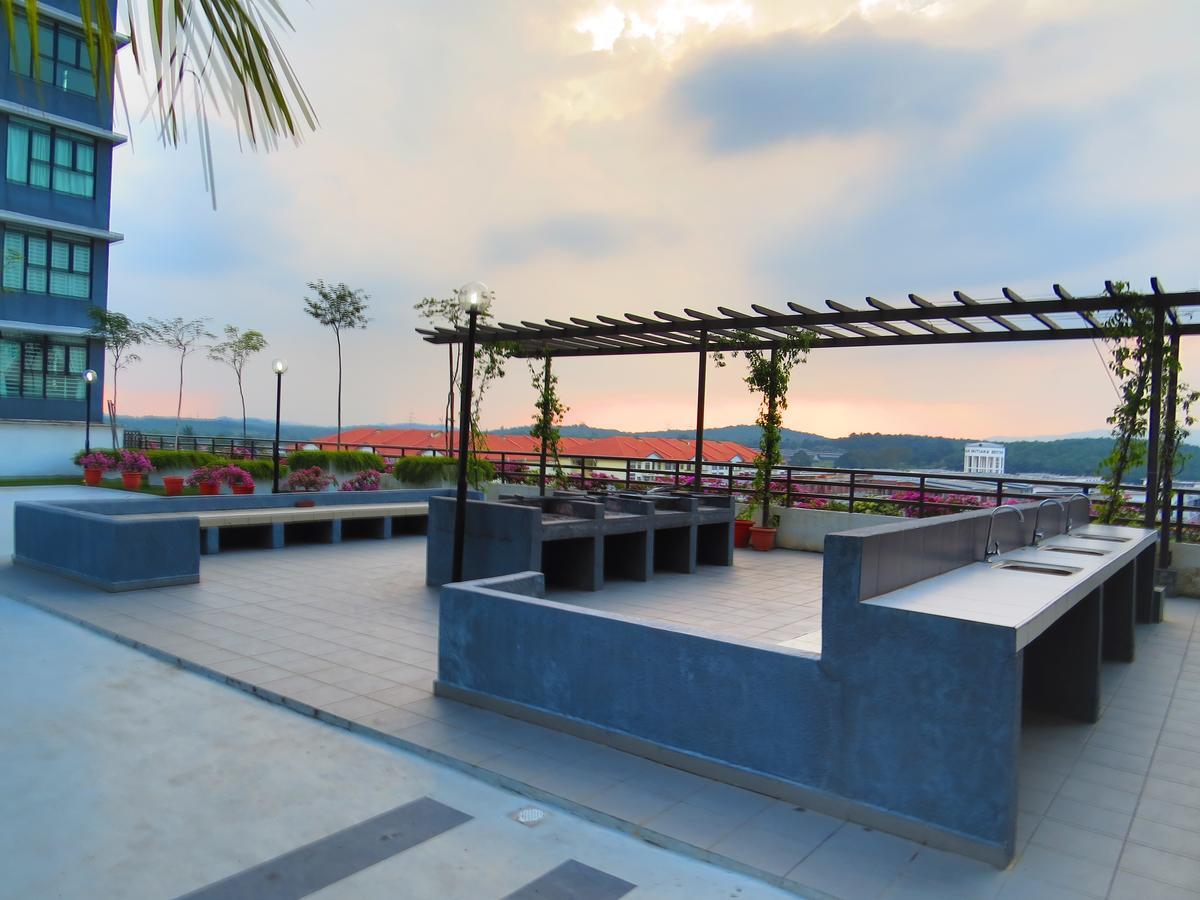 The Garden By J&G Vacation Homes Skudai Dış mekan fotoğraf